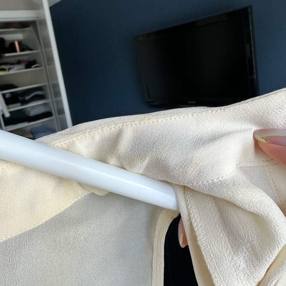 Banana Republic Silk Sleeveless Blouse (Size 0) - Picture 8 of 8